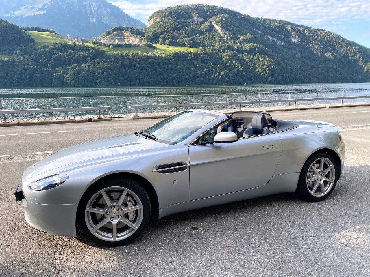 ASTON MARTIN V8 Vantage 4.3 Cabriolet Rarer Handschalter-image-12