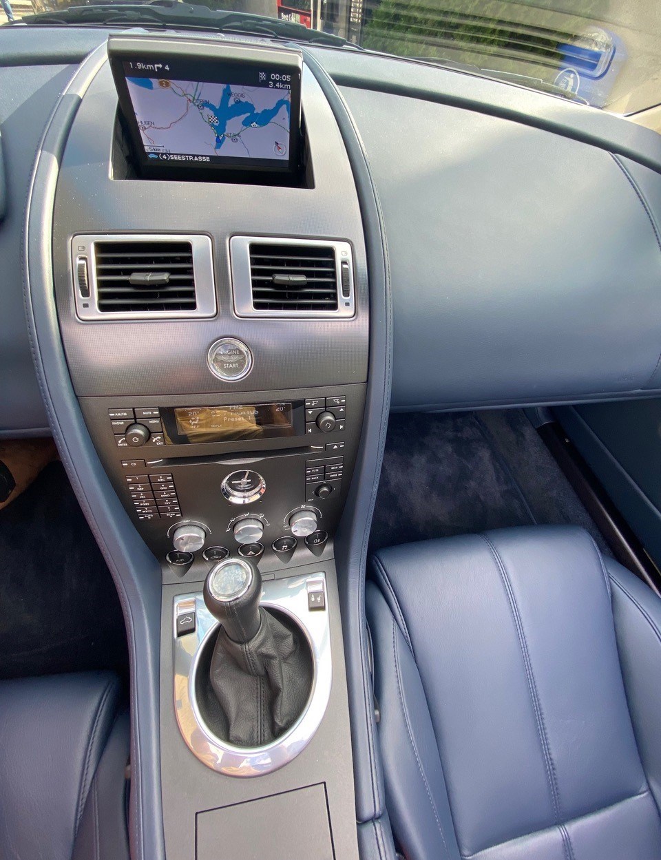 ASTON MARTIN V8 Vantage 4.3 Cabriolet Rarer Handschalter-image-6
