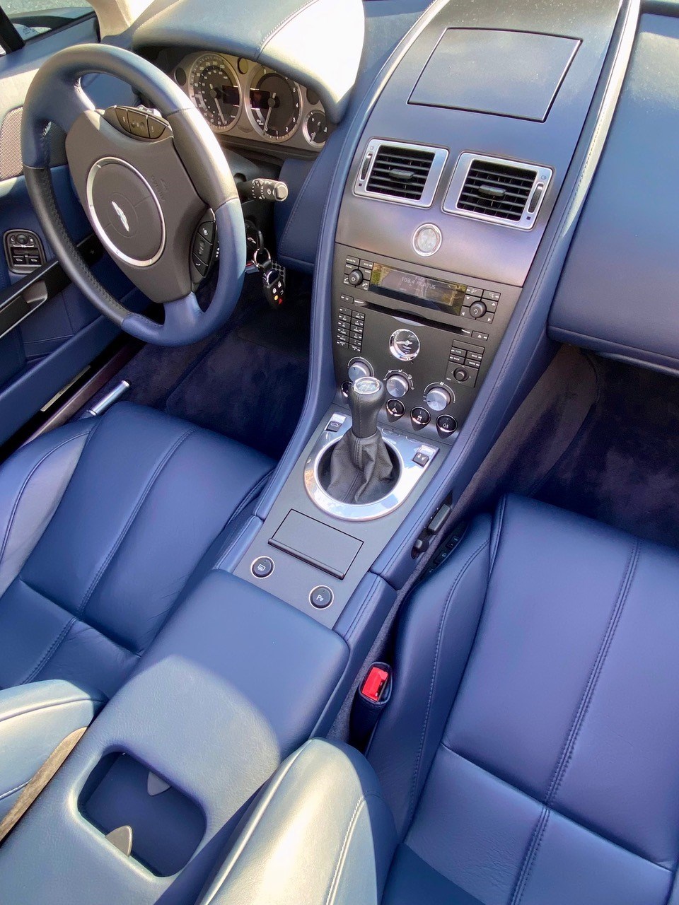ASTON MARTIN V8 Vantage 4.3 Cabriolet Rarer Handschalter-image-5