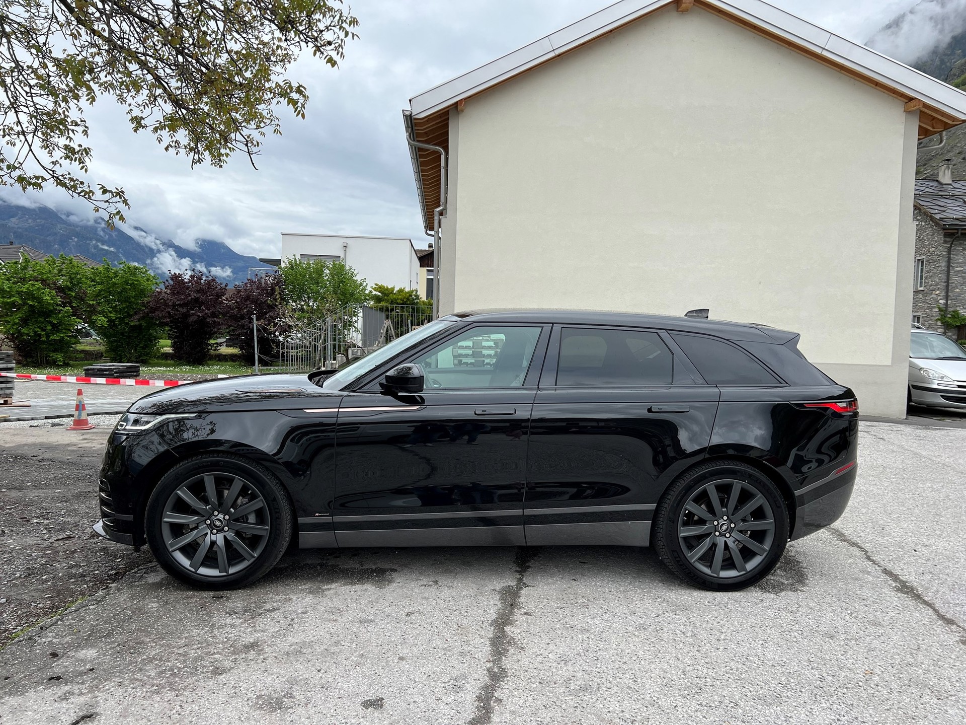 LAND ROVER Range Rover Velar R-Dynamic D 300 HSE Automatic