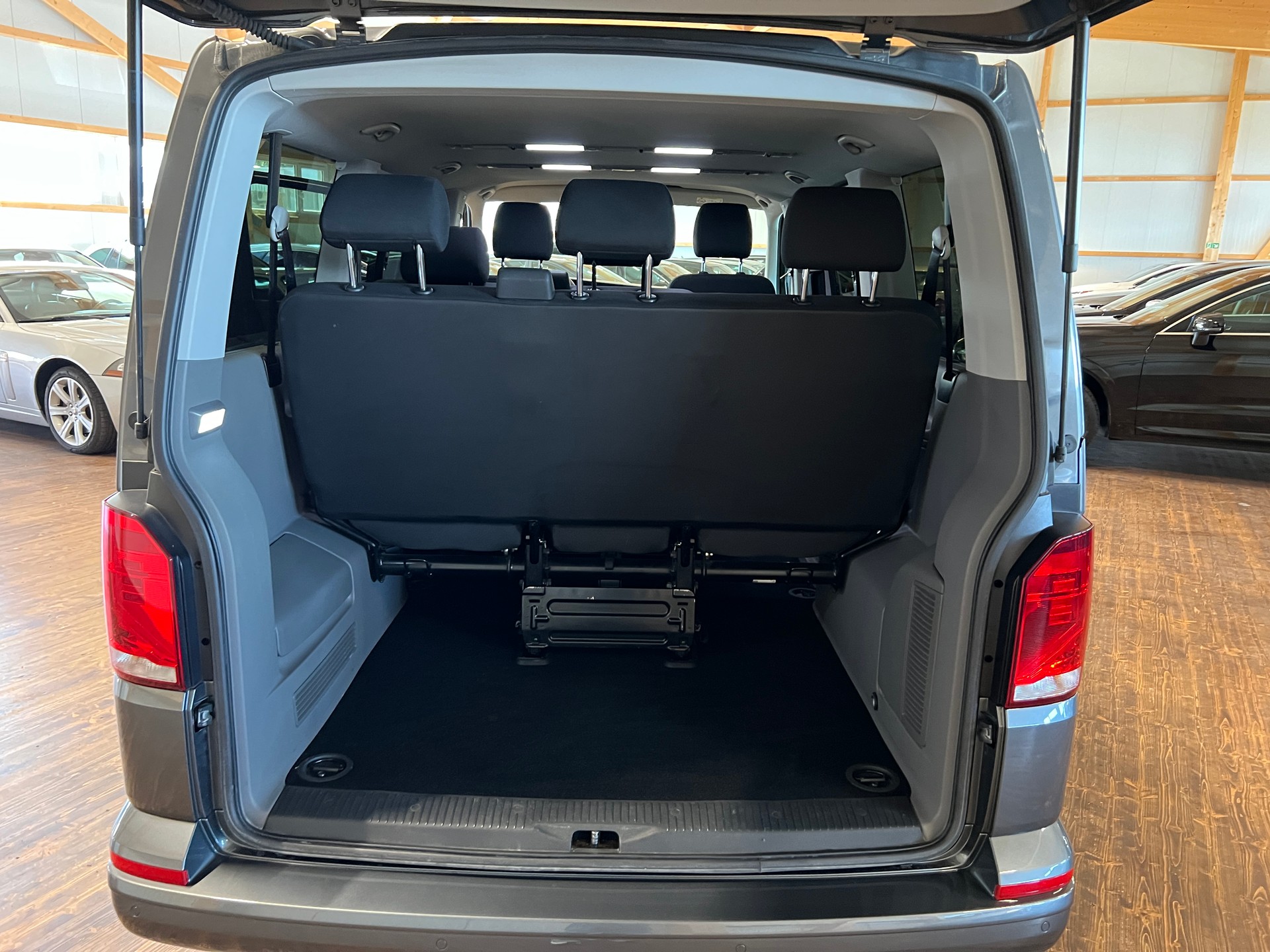 VW T6.1 Caravelle 2.0 TDI Comfortline DSG-image-13