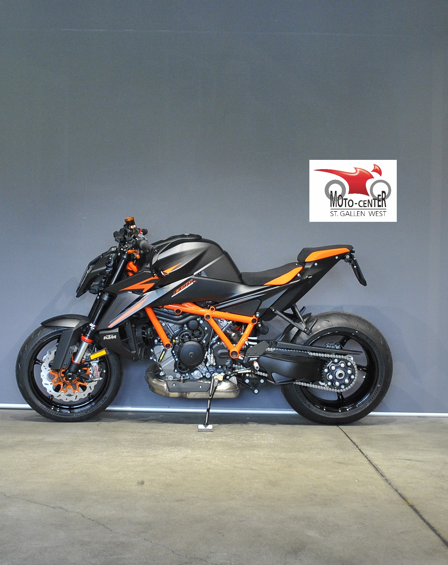 KTM 1390 Super Duke R-image-2