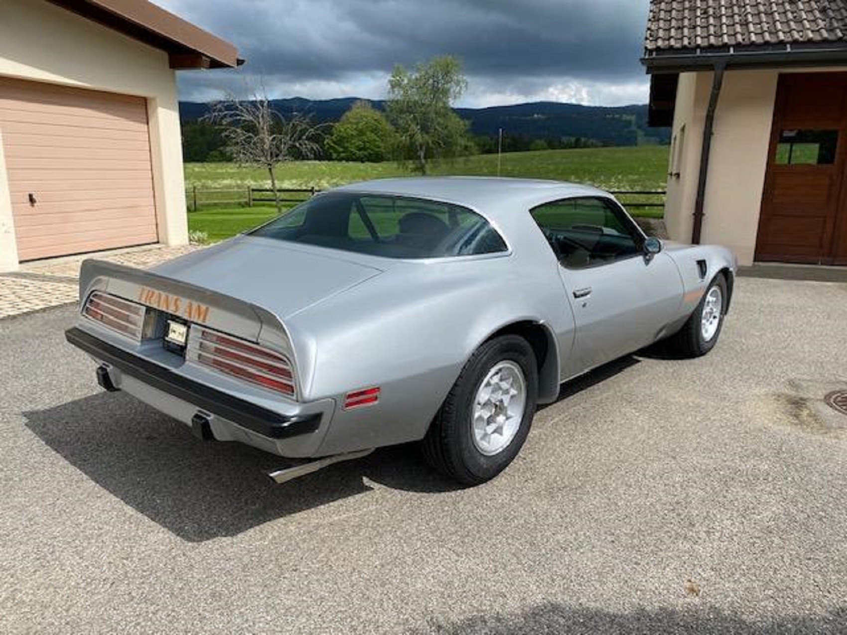 PONTIAC TRANSAM 4 speed V8-image-2