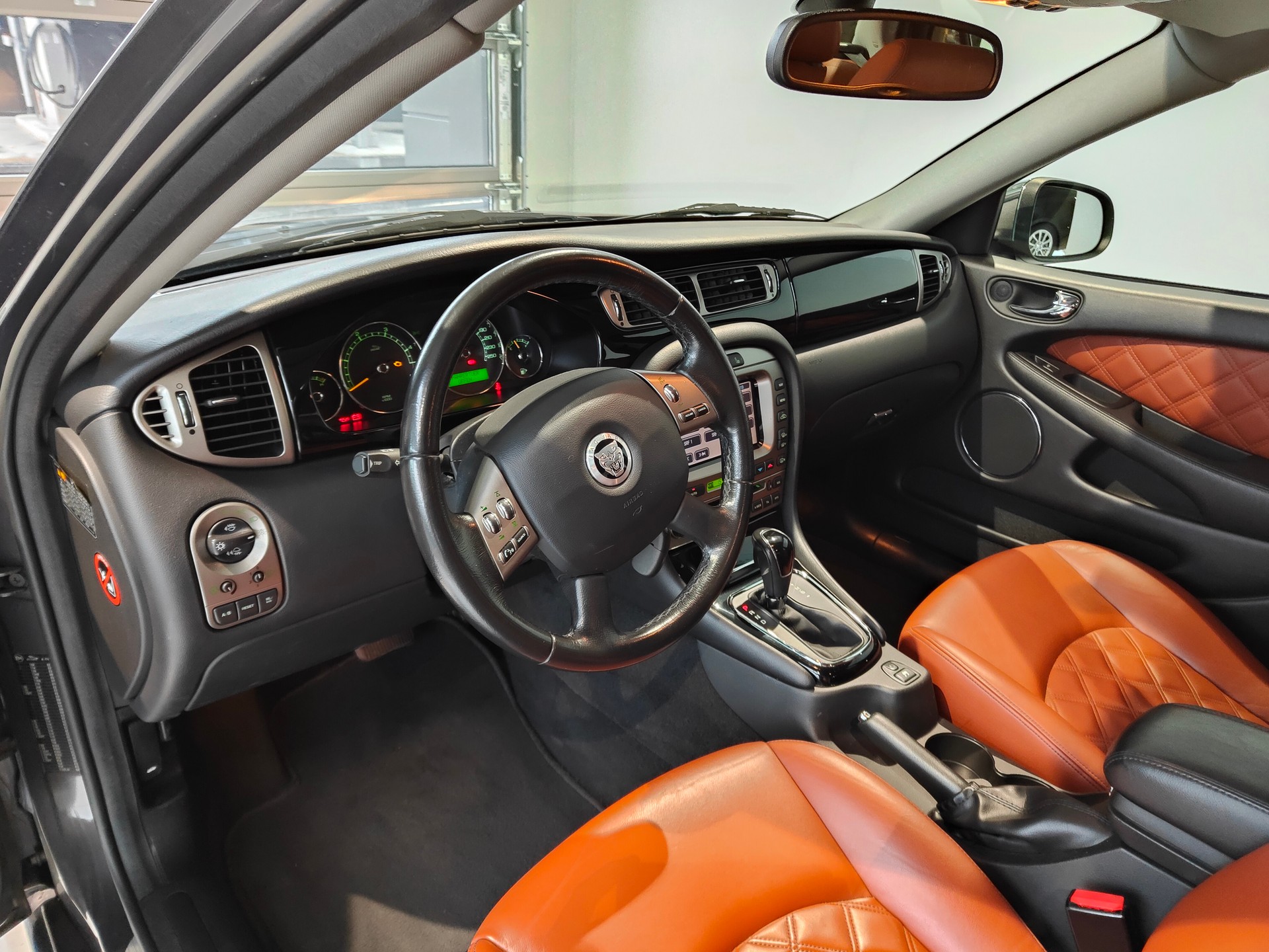 JAGUAR X-Type 2.2D Sovereign Automatic-image-4