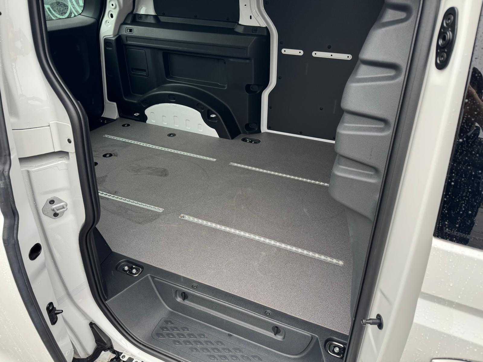VW ID. Buzz Cargo-image-3