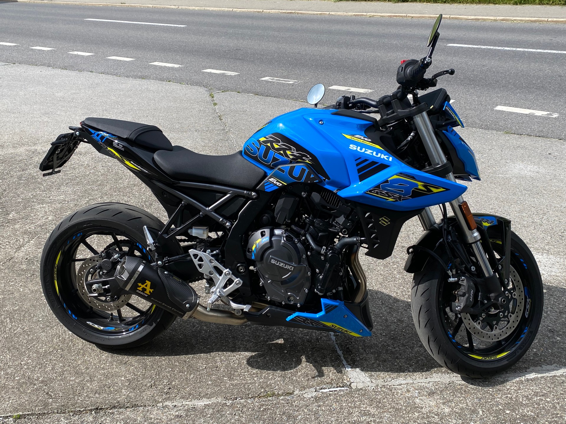 SUZUKI GSX 8 S EVO