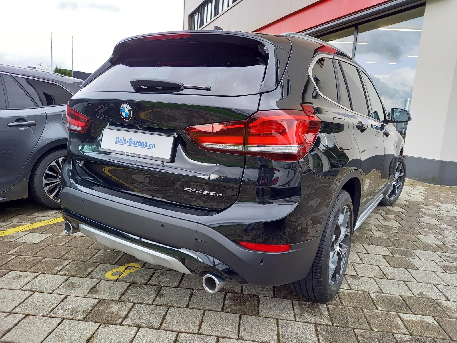 BMW X1 xDrive 25d xLine Steptronic-showroom-element-1