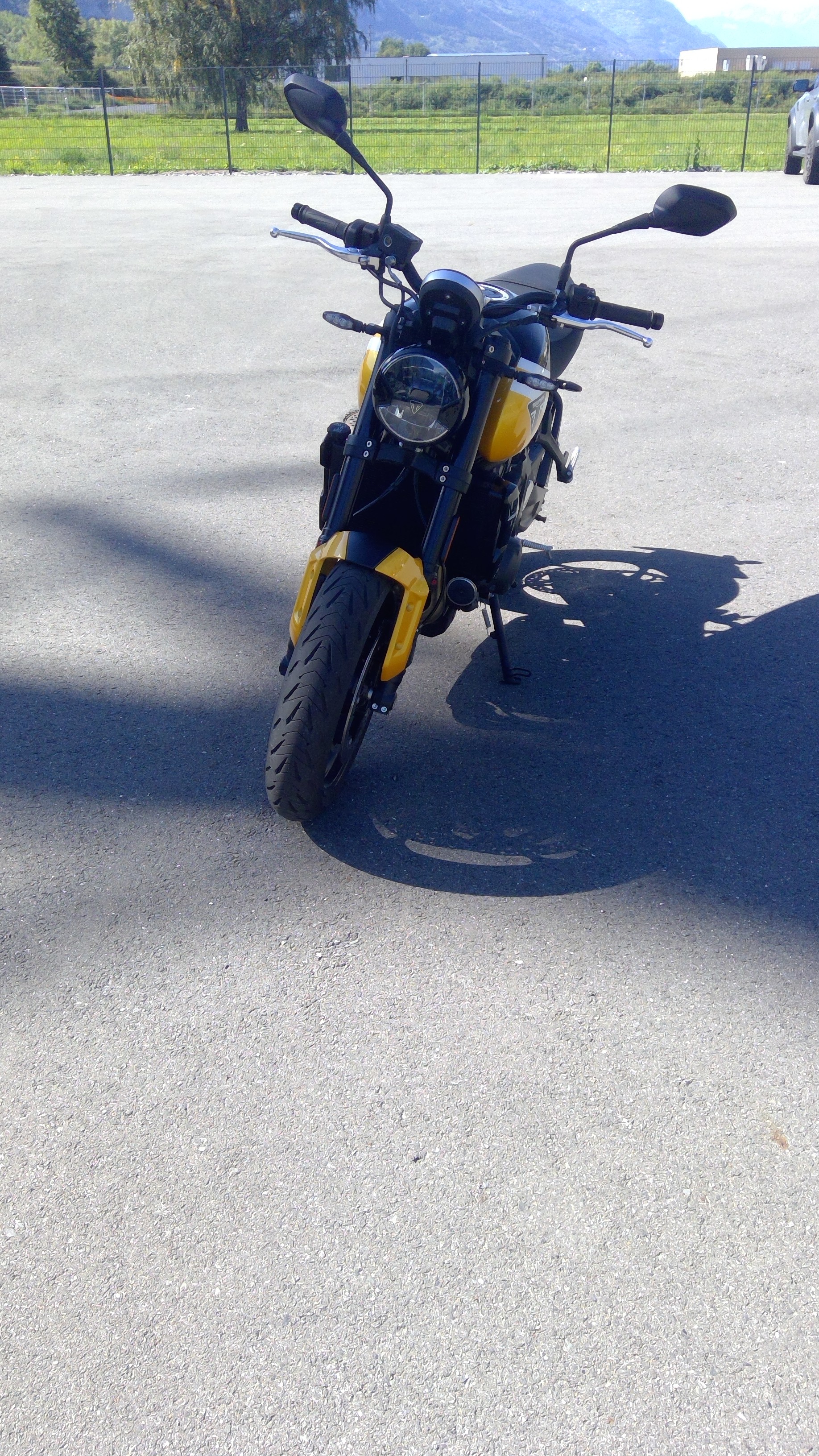 TRIUMPH Trident-image-3