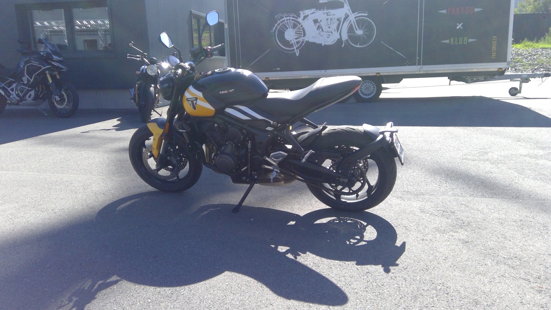 TRIUMPH Trident-image-4
