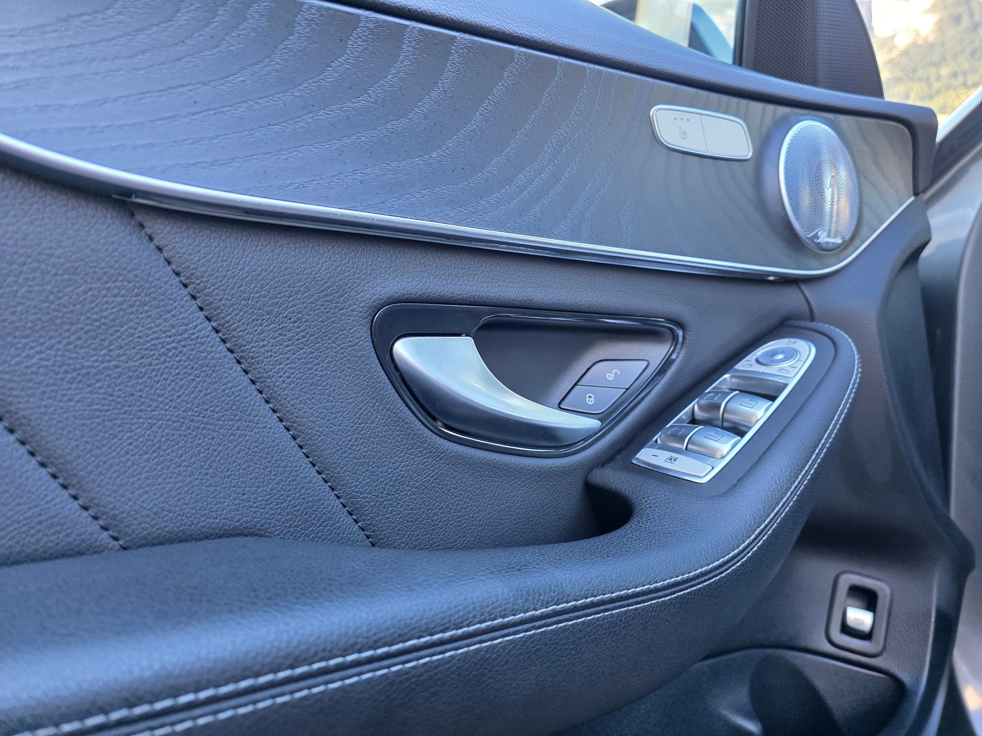 MERCEDES-BENZ C 220 d Swiss Star AMG Line 4M 9G-Tronic-image-19