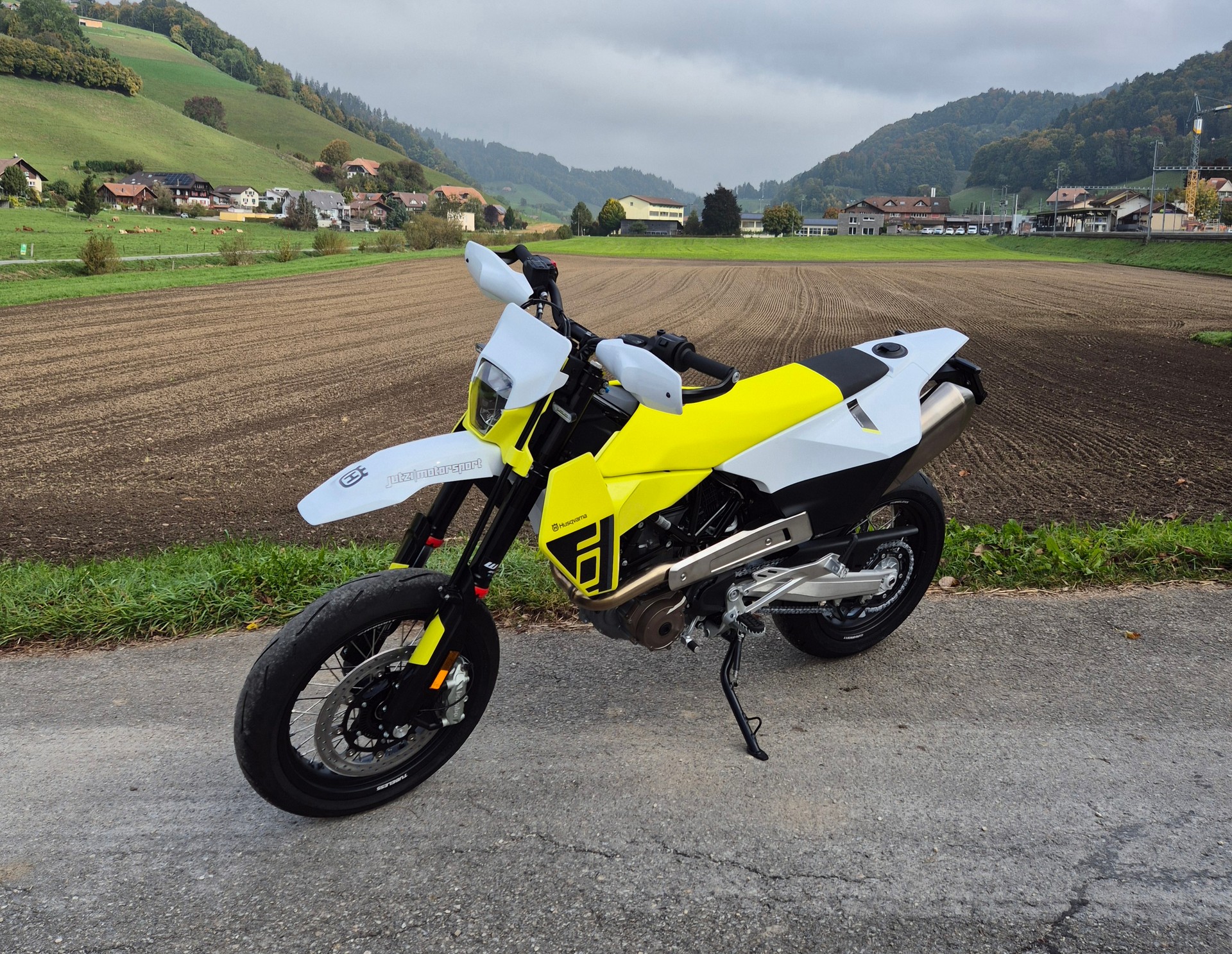 HUSQVARNA 701 Supermoto-image-1