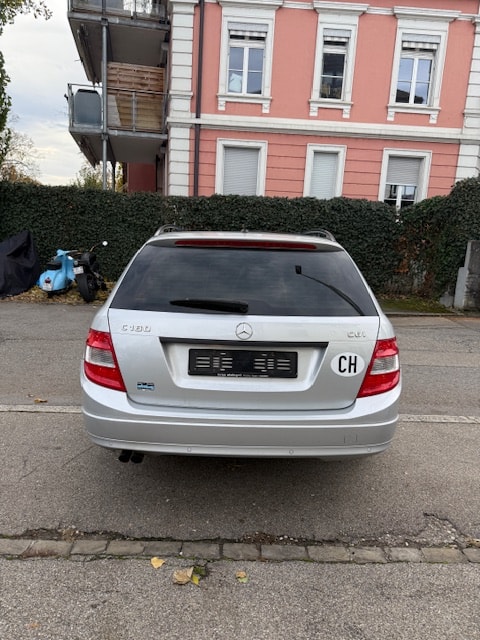 MERCEDES-BENZ C 180 CGI BlueEfficiency Automatic-image-4