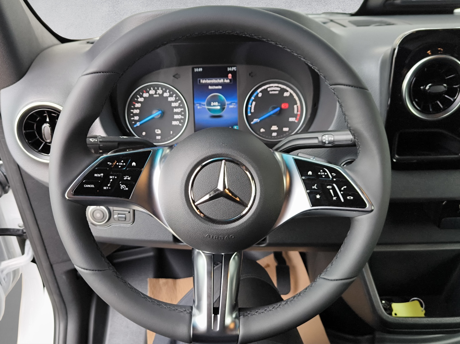MERCEDES-BENZ eSprinter 320 81kWh Standard Hoch Pro-image-11