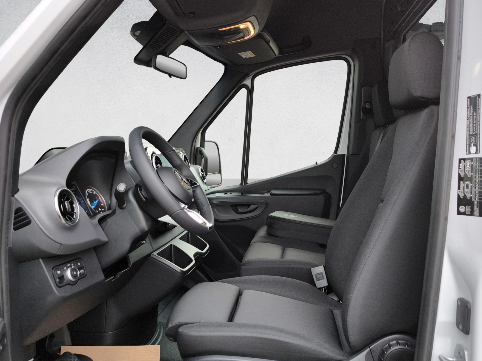 MERCEDES-BENZ eSprinter 320 81kWh Standard Hoch Pro-image-9