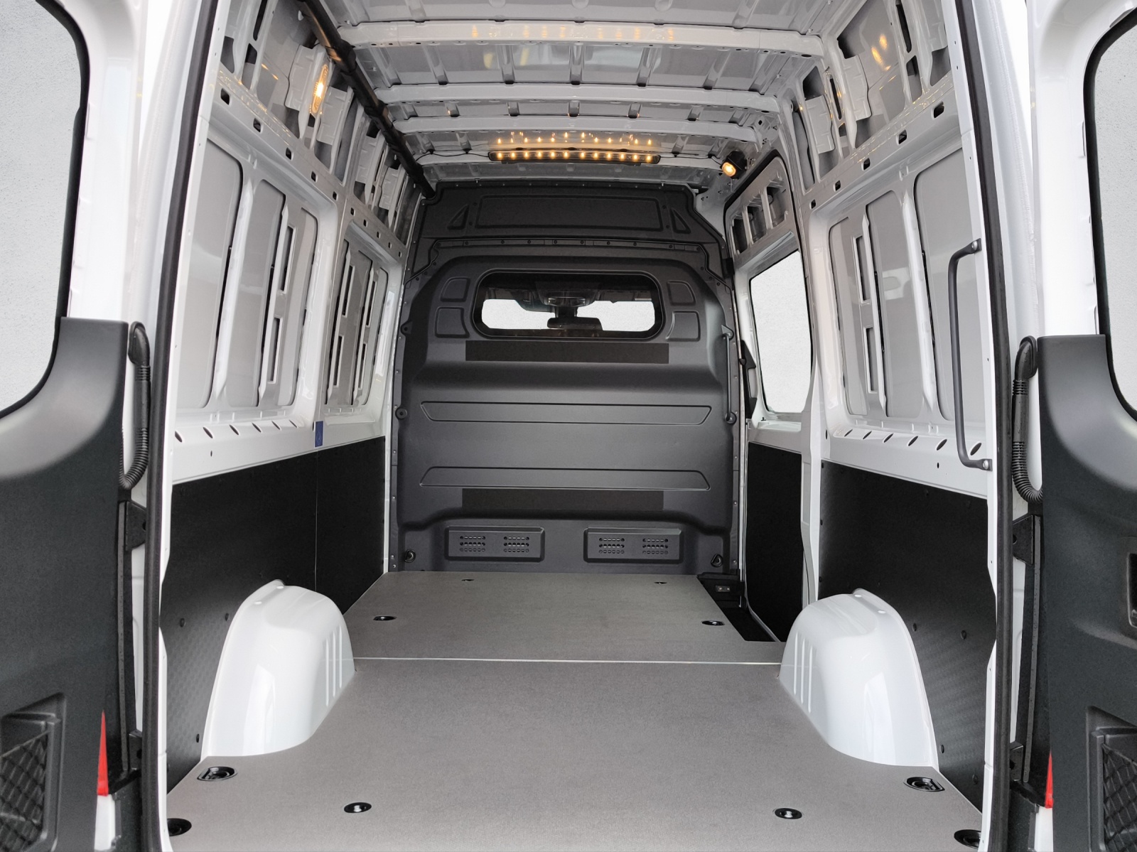 MERCEDES-BENZ eSprinter 320 81kWh Standard Hoch Pro-image-7