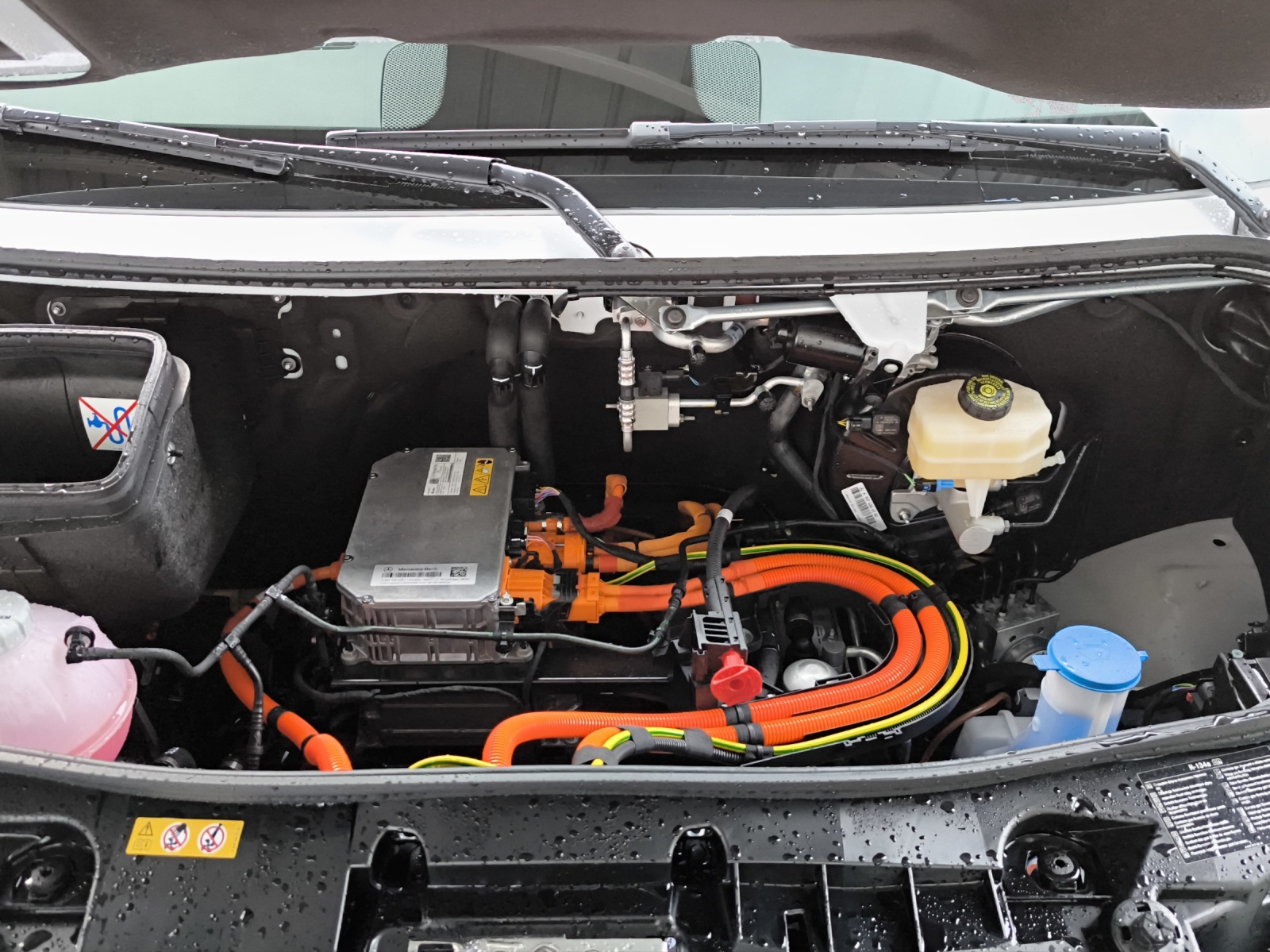 MERCEDES-BENZ eSprinter 320 81kWh Standard Hoch Pro-image-8