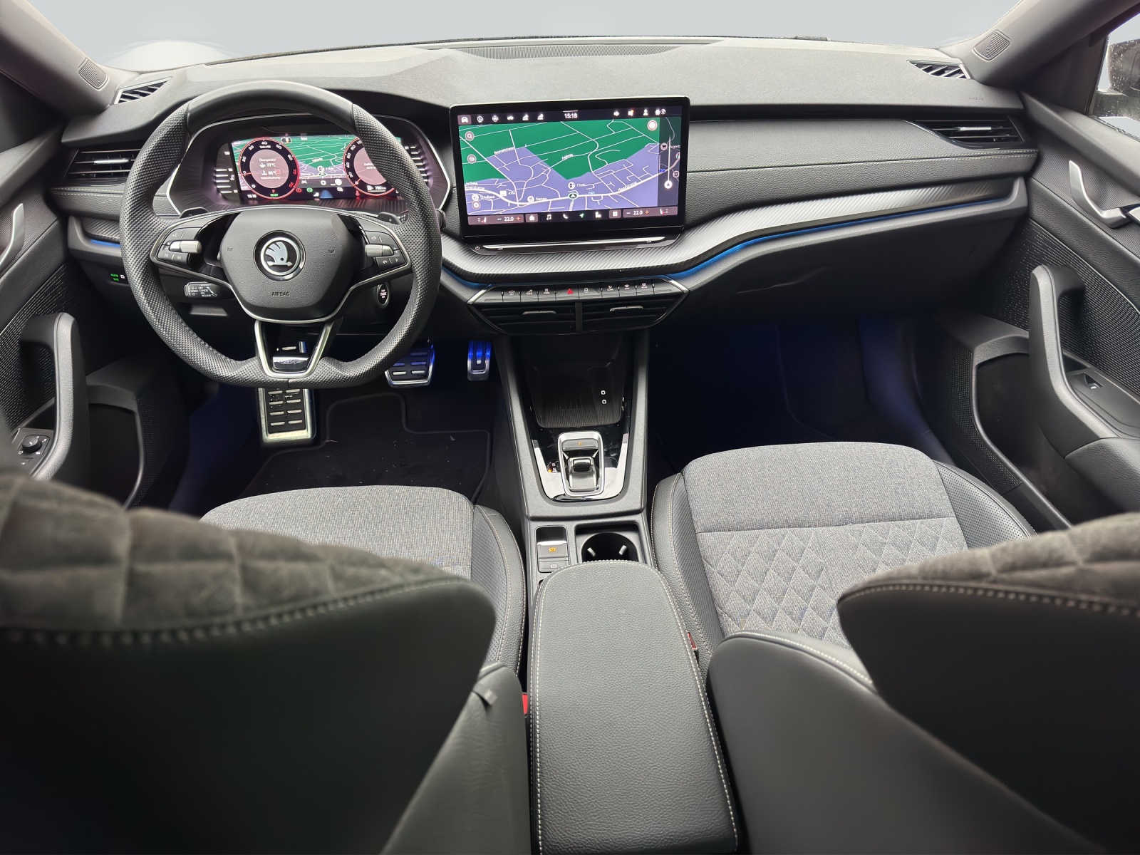 SKODA Octavia Combi 1.5 TSI mHEV DSG Sport Line-image-5