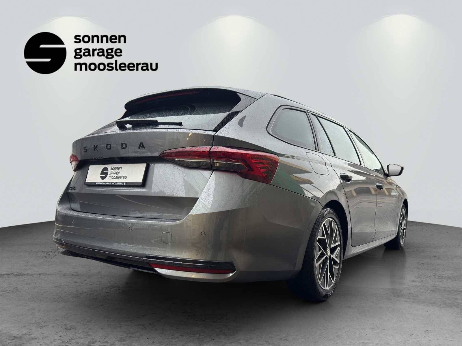 SKODA Octavia Combi 1.5 TSI mHEV DSG Sport Line-showroom-element-2
