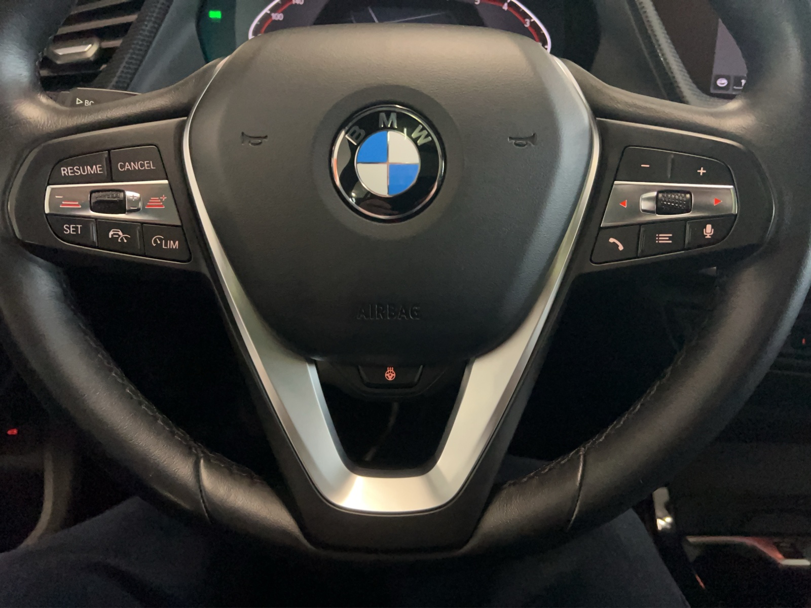 BMW 120d xDrive Steptronic Luxury Line-image-22