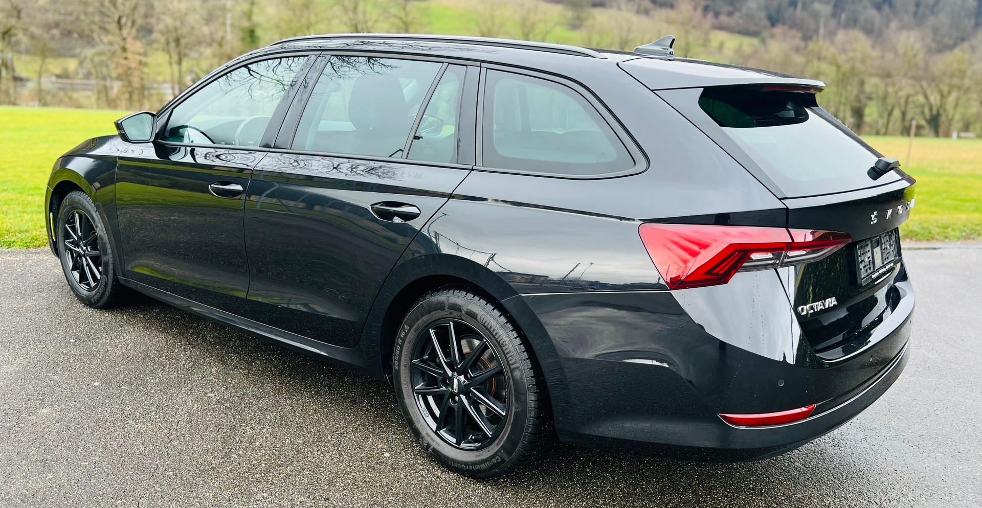 SKODA Octavia Combi 2.0 TDI DSG Ambition 4x4-image-9
