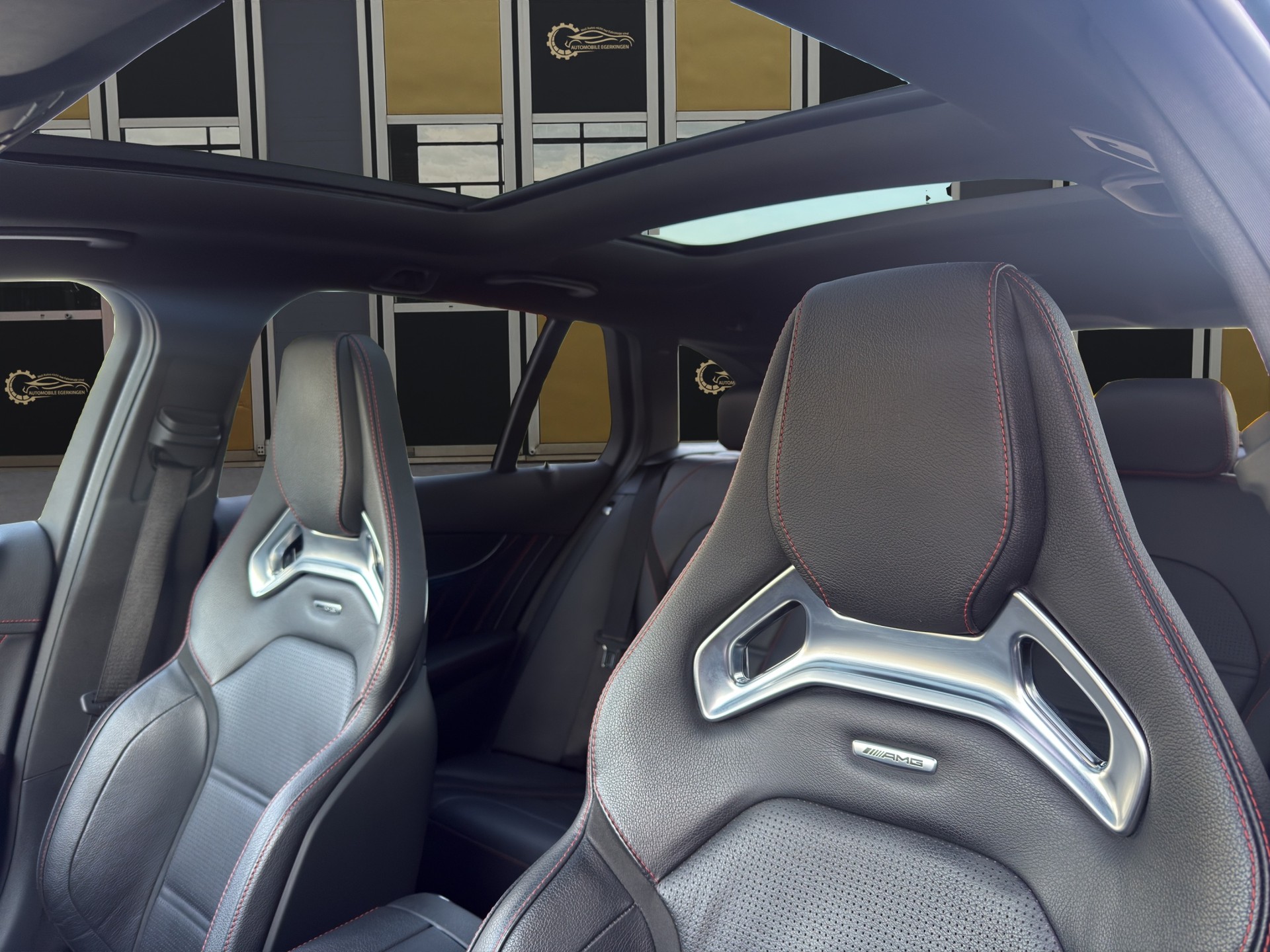 MERCEDES-BENZ C 450 AMG 4matic Kombi-image-12