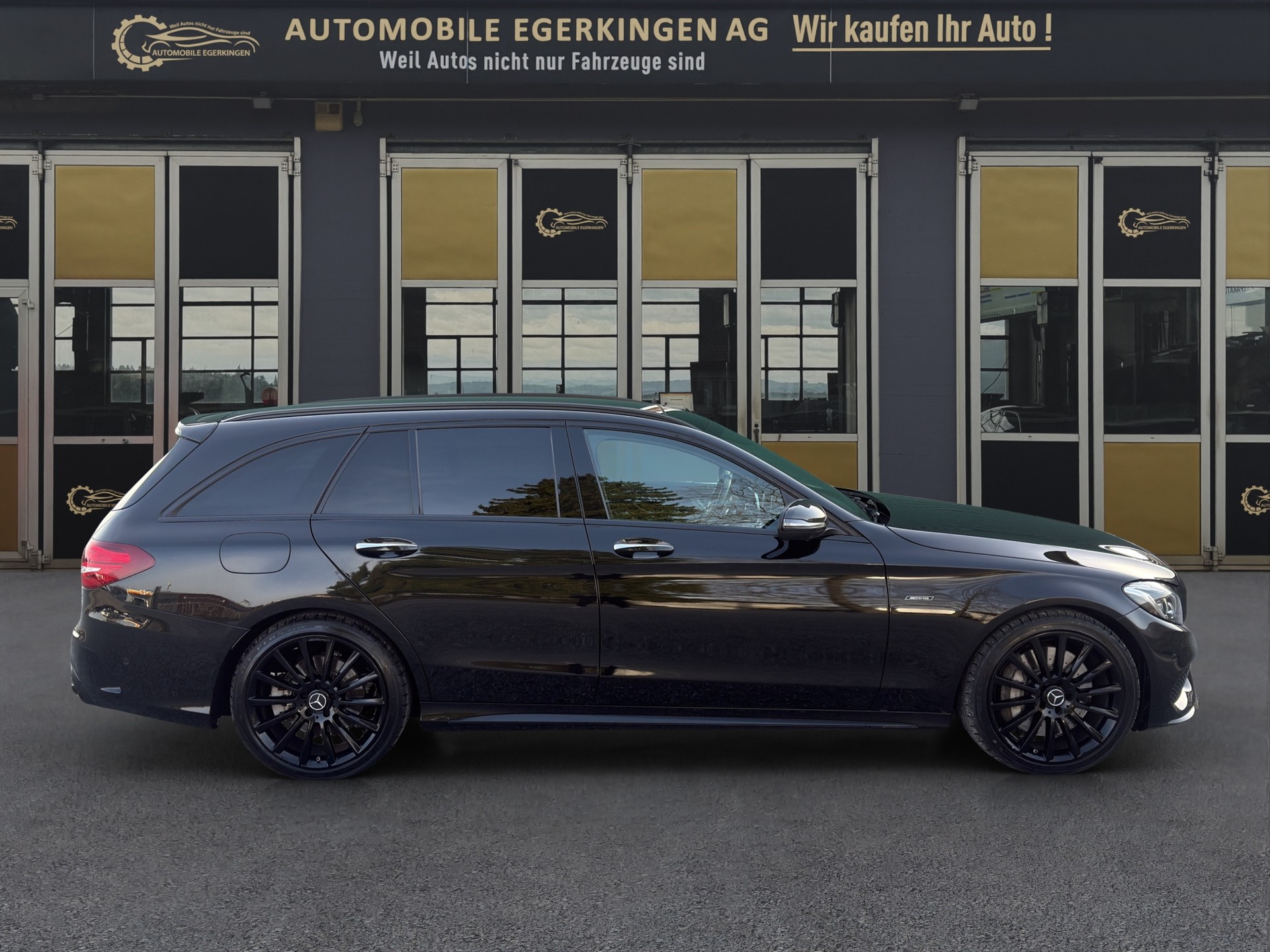 MERCEDES-BENZ C 450 AMG 4matic Kombi-showroom-element-3