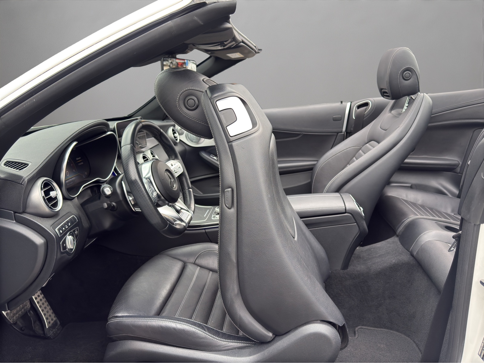 MERCEDES-BENZ C 43 Cabriolet AMG 4Matic 9G-Tronic-image-25