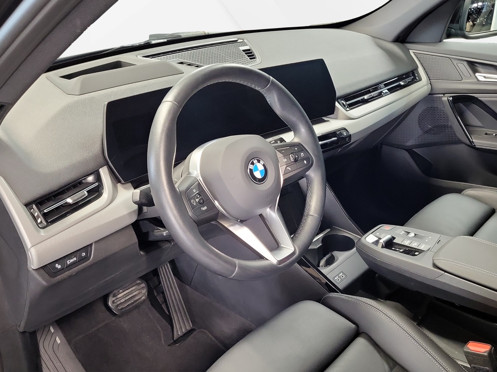 BMW X1 sDrive 18i-image-11