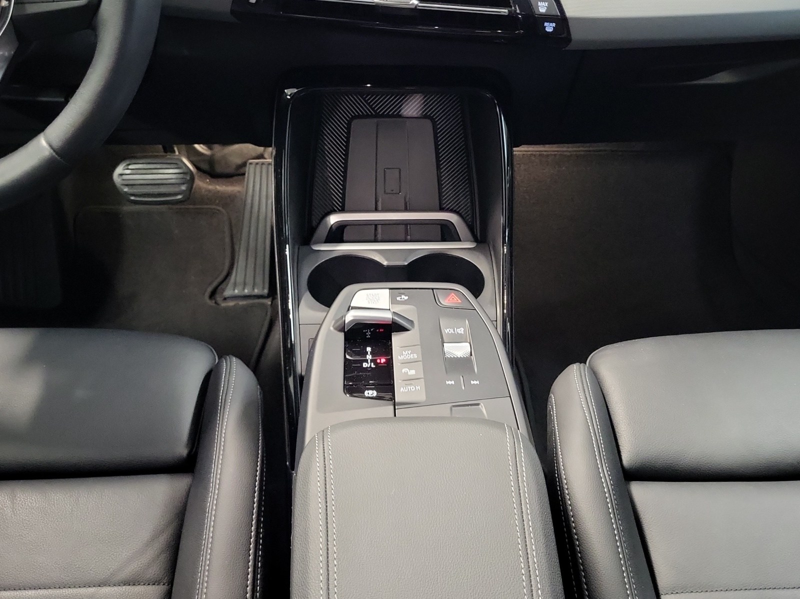 BMW X1 sDrive 18i-image-16