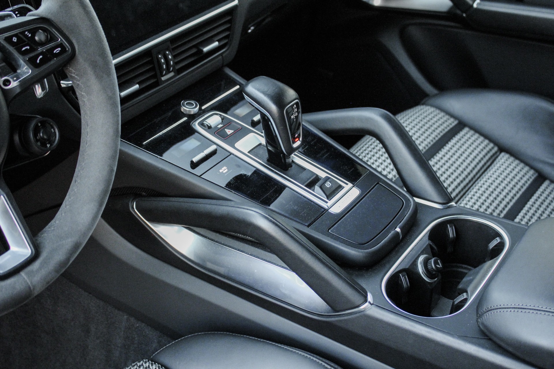 PORSCHE Cayenne III Turbo Coupé-image-13