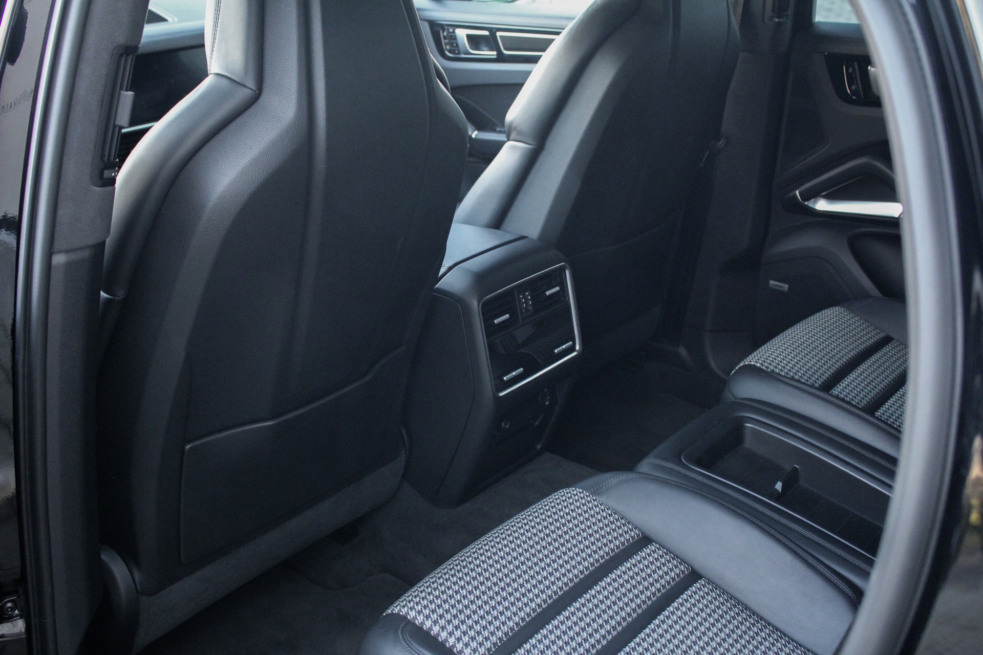 PORSCHE Cayenne III Turbo Coupé-image-19