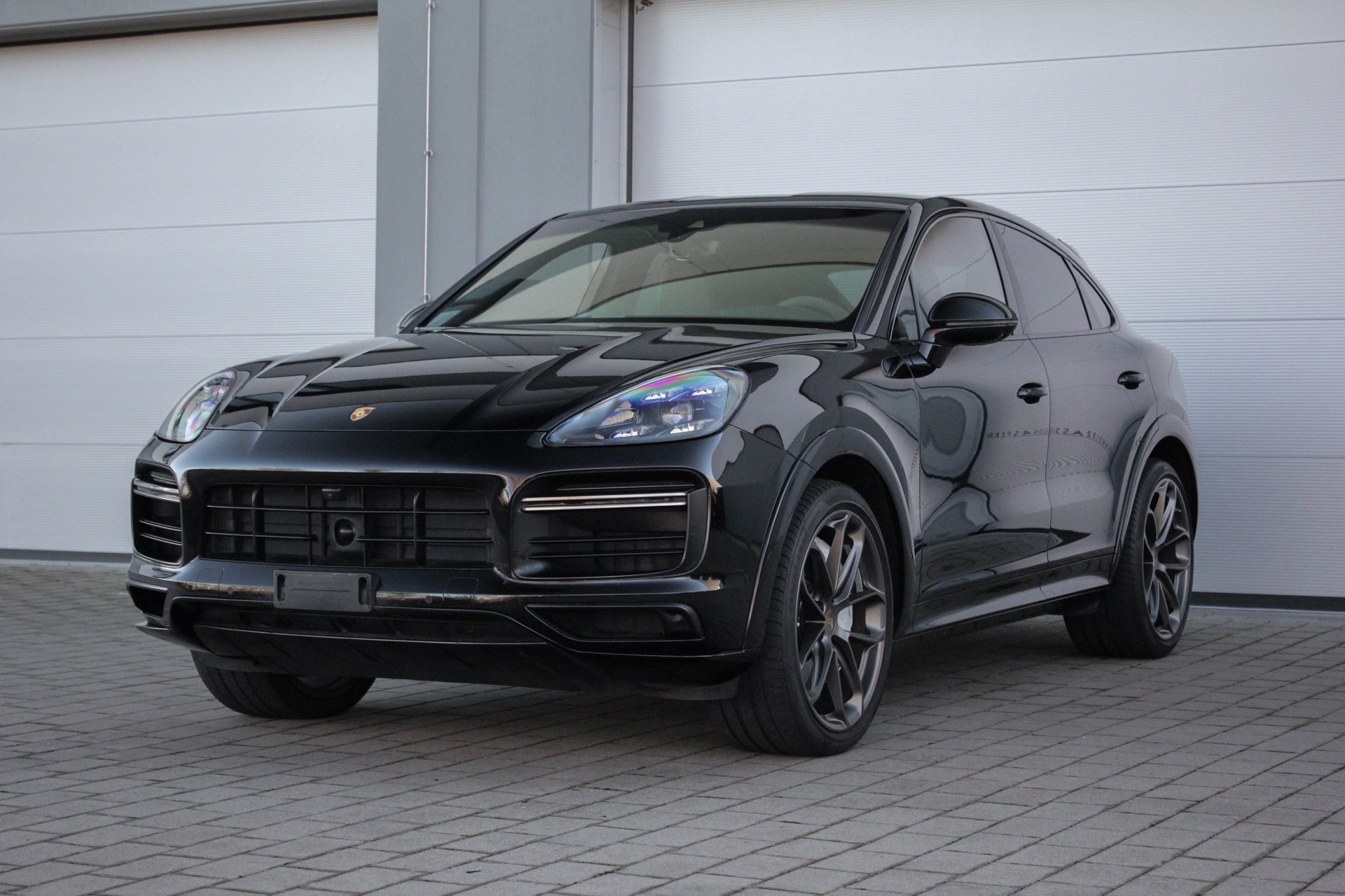 PORSCHE Cayenne III Turbo Coupé-showroom-element-1