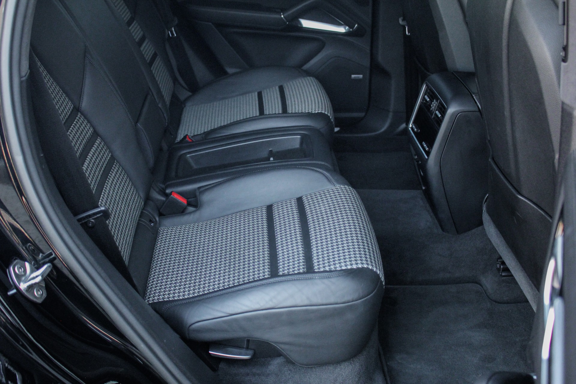 PORSCHE Cayenne III Turbo Coupé-image-22
