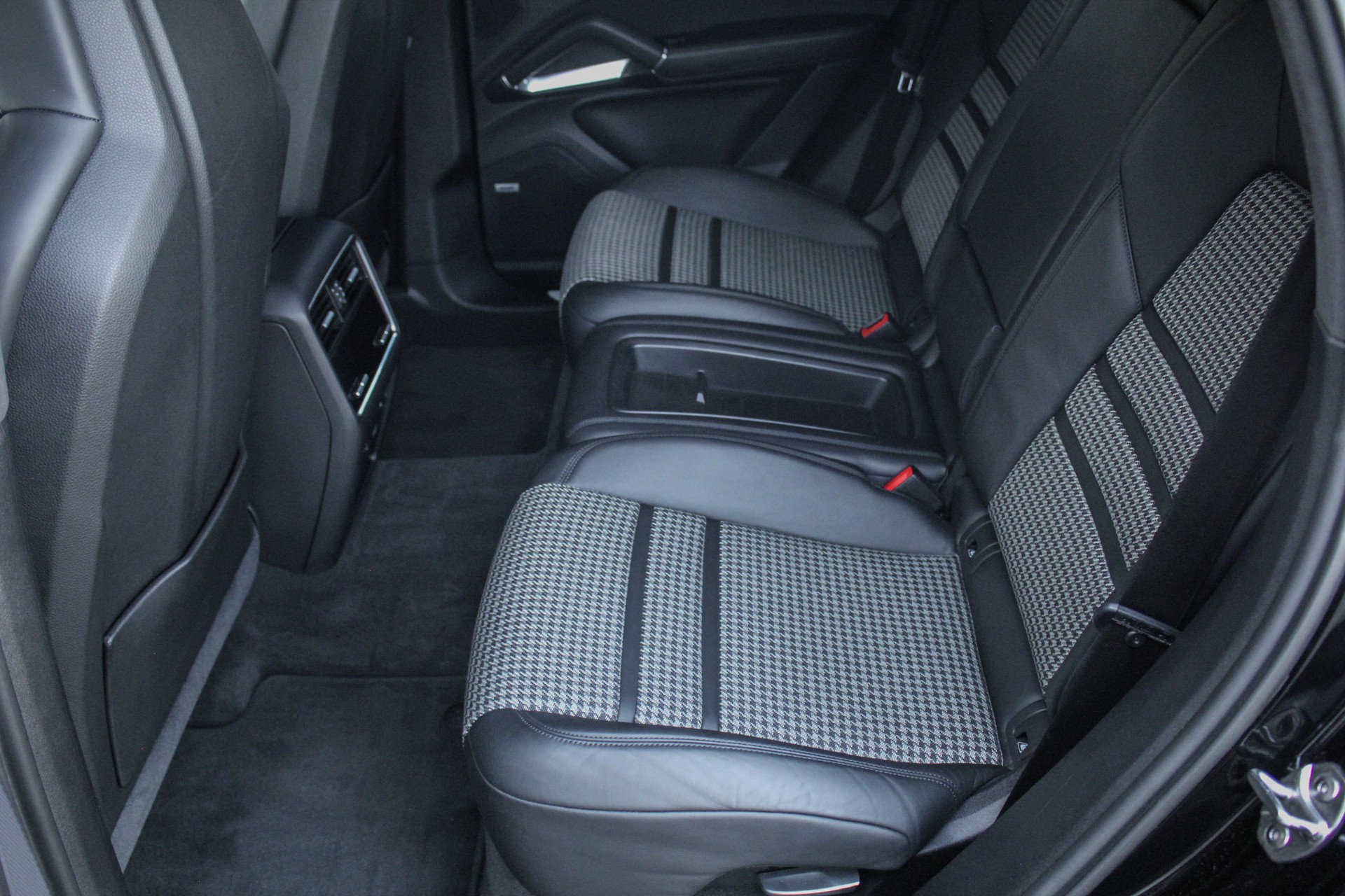 PORSCHE Cayenne III Turbo Coupé-image-18