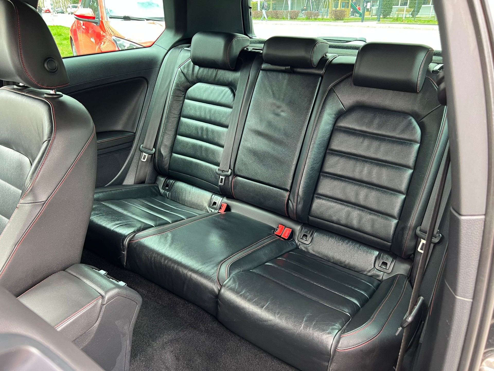 VW Golf 2.0 TSI GTI-image-9
