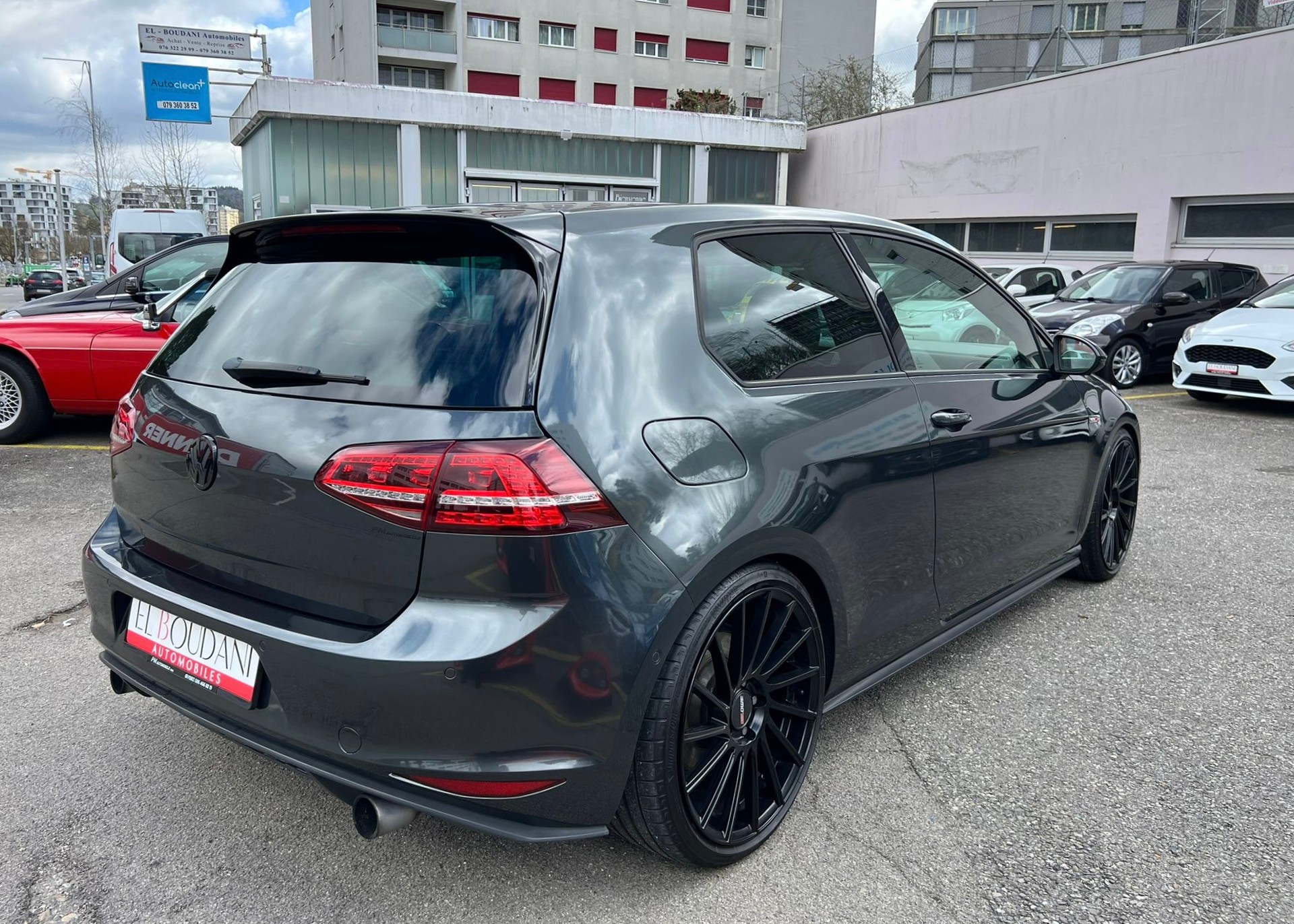 VW Golf 2.0 TSI GTI-image-3