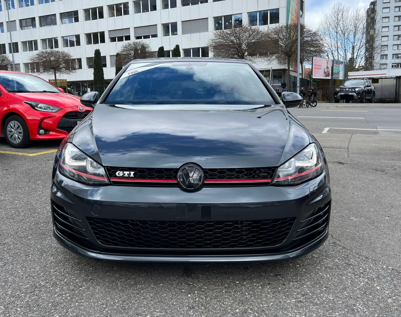 VW Golf 2.0 TSI GTI-image-1