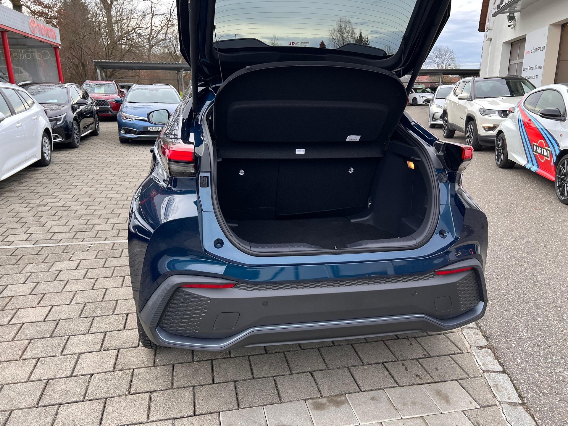 TOYOTA C-HR 2.0 HEV Trend 4x4-image-6