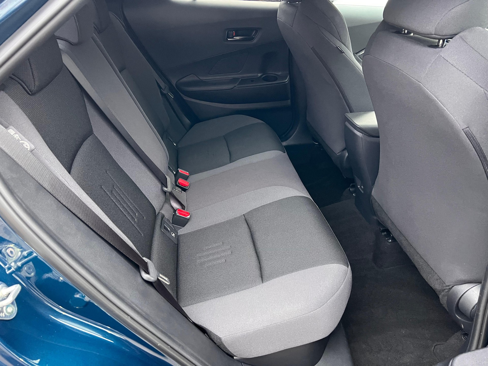 TOYOTA C-HR 2.0 HEV Trend 4x4-image-11