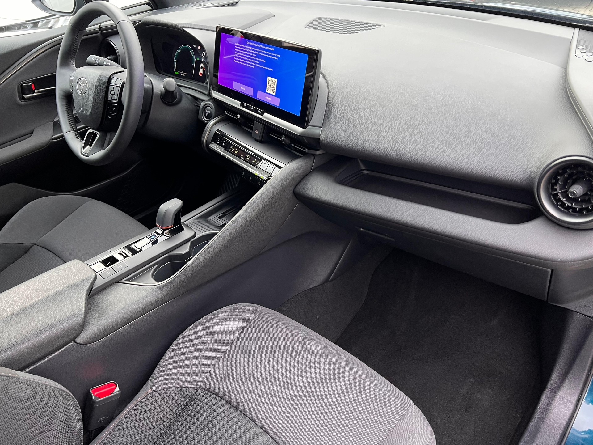 TOYOTA C-HR 2.0 HEV Trend 4x4-image-13