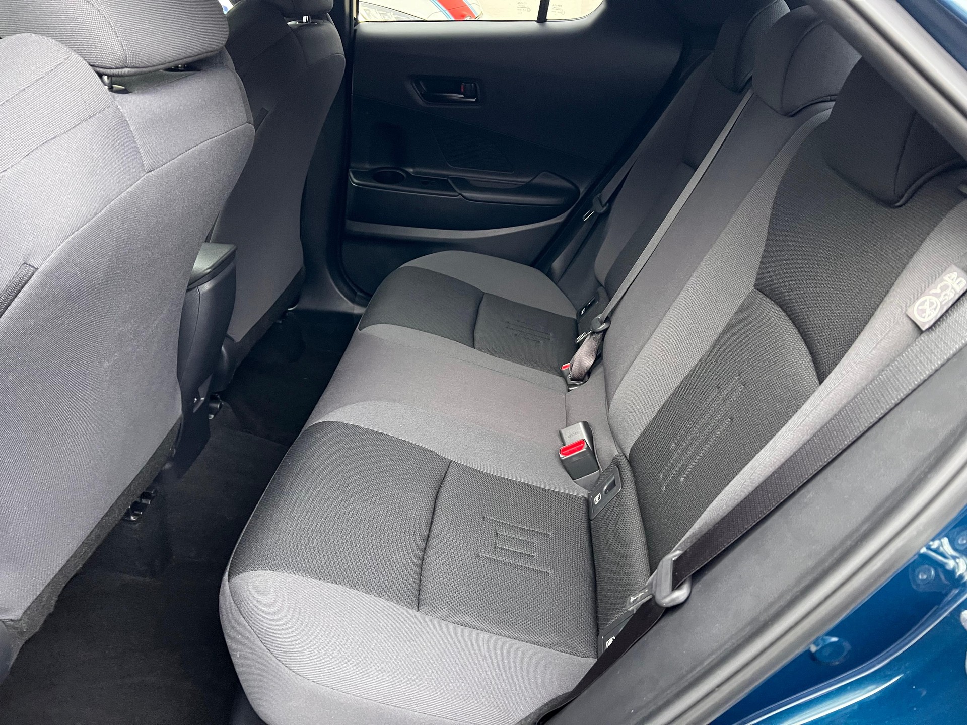 TOYOTA C-HR 2.0 HEV Trend 4x4-image-10