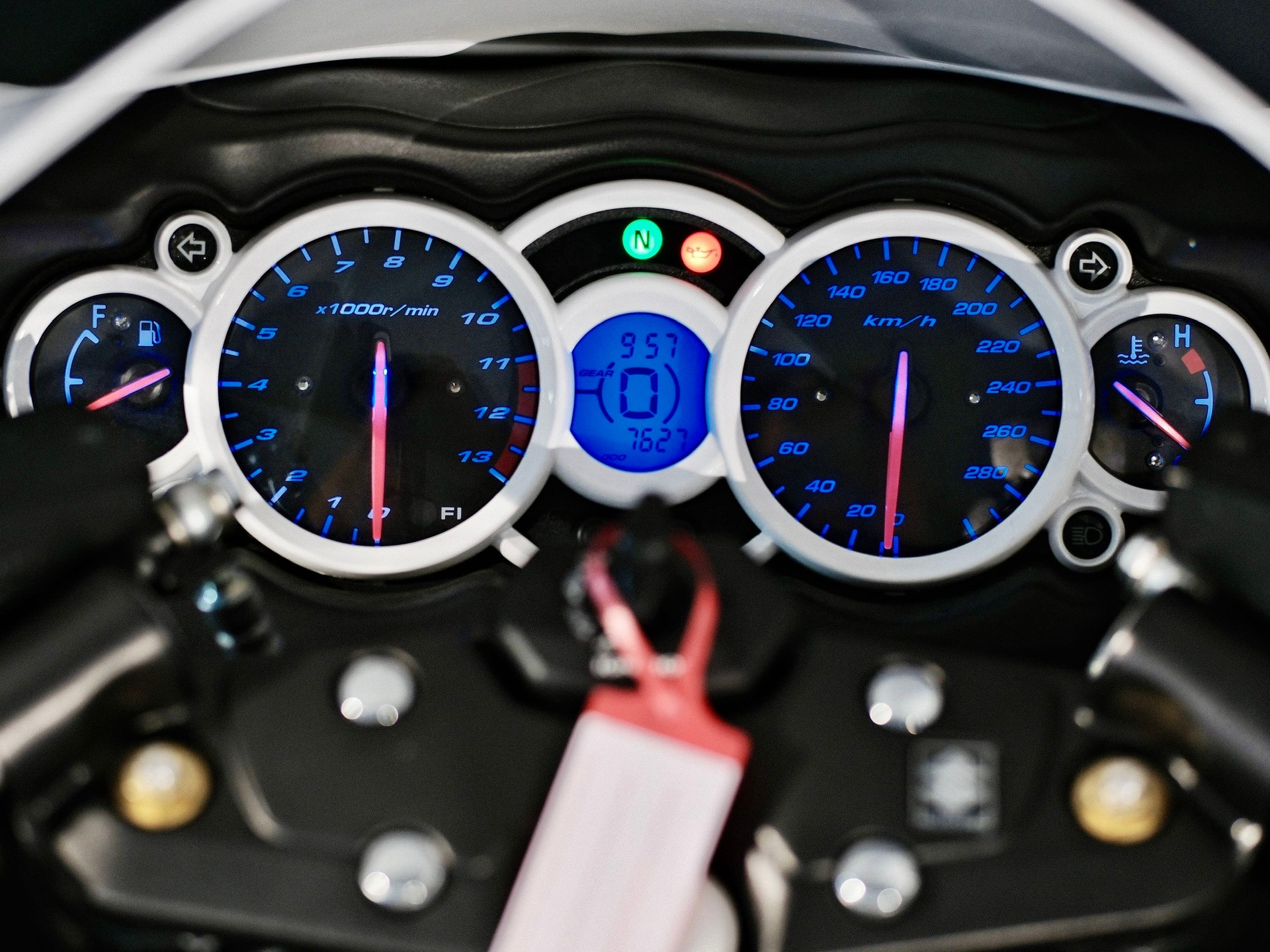 SUZUKI GSX 1300 RZ Hayabusa K8-image-8