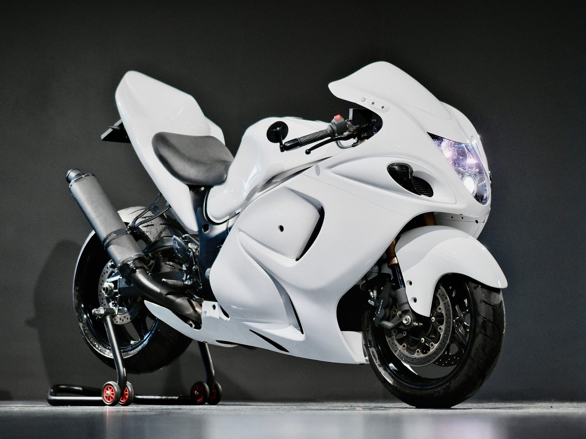 SUZUKI GSX 1300 RZ Hayabusa K8