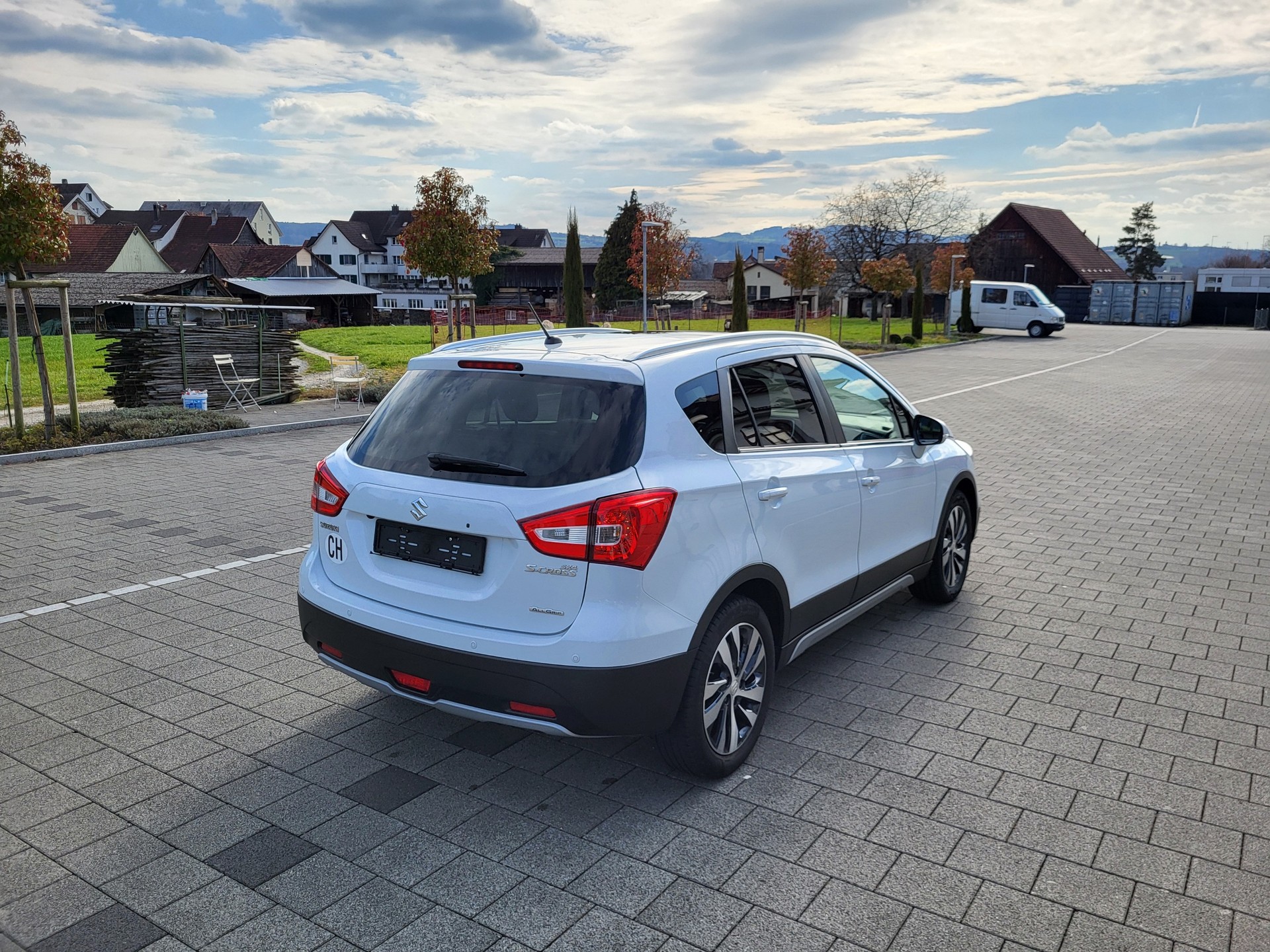 SUZUKI SX4 S-Cross 1.4 16V Compact Top 4WD Automatic-image-2