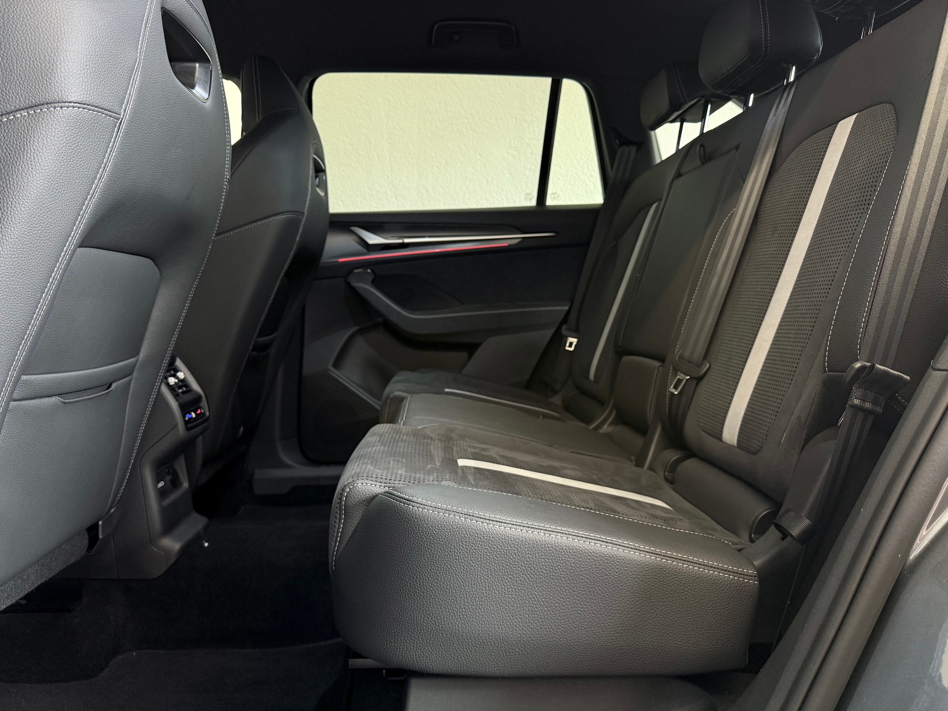 SKODA Kodiaq 2.0 TDI Sportline 4x4 DSG-image-22
