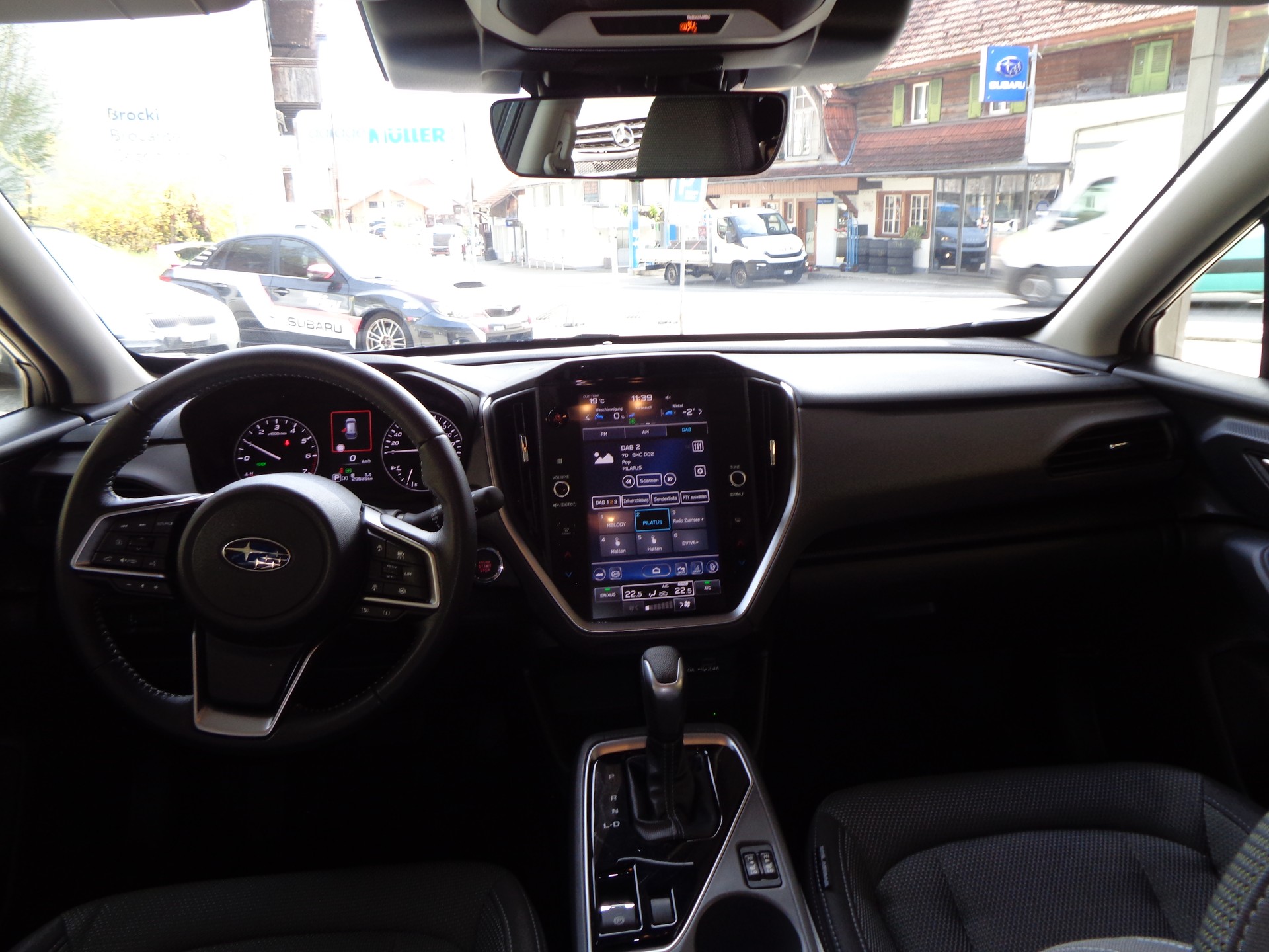 SUBARU Crosstrek 2.0 e-Boxer Swiss Plus AWD Lineartronic-image-11