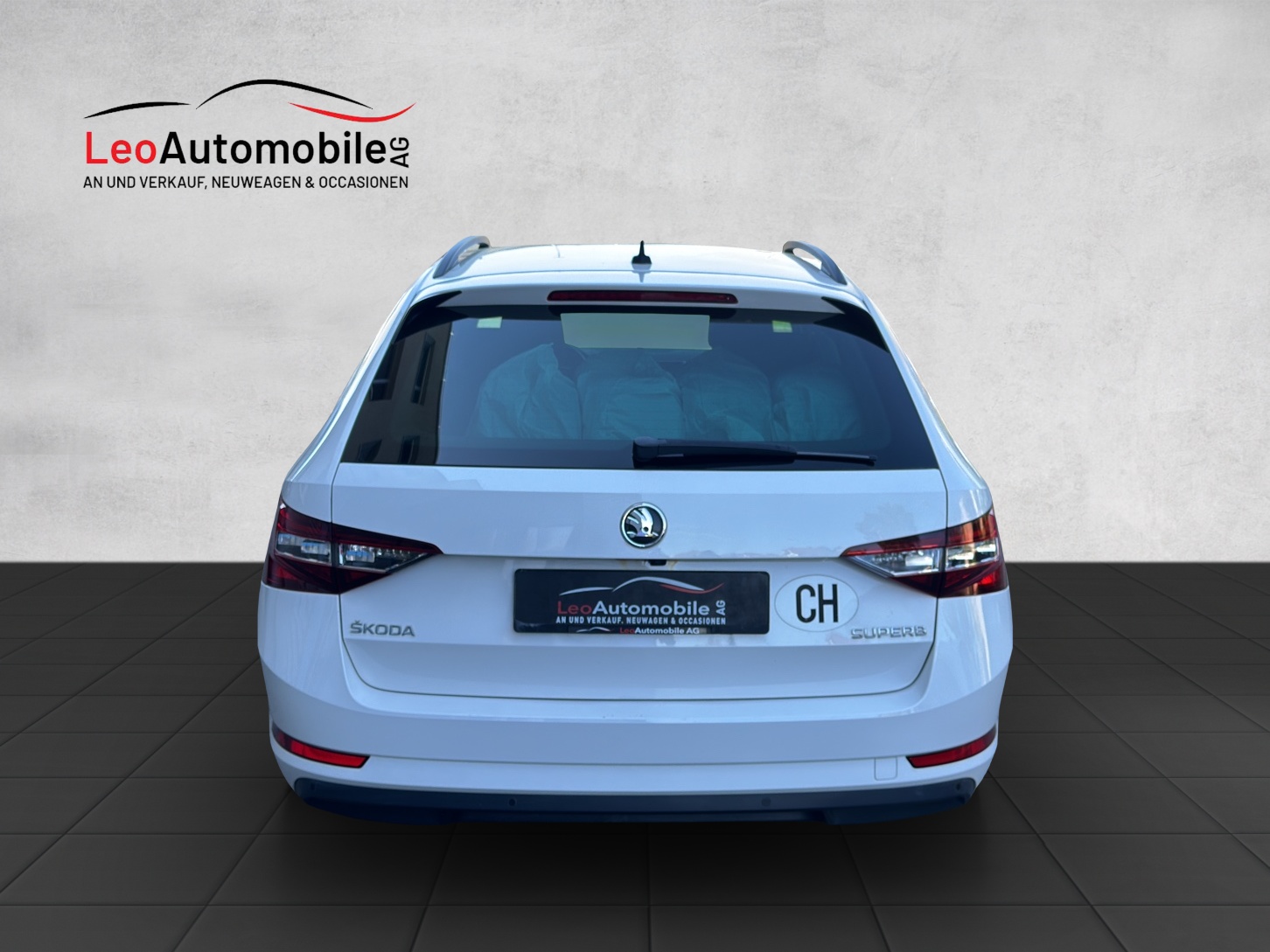 SKODA Superb Combi 2.0 TDi Ambition DSG-showroom-element-3