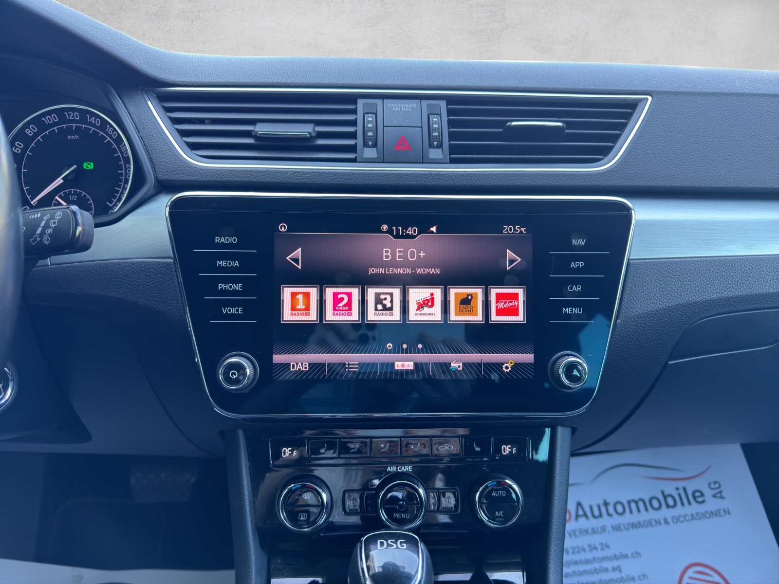 SKODA Superb Combi 2.0 TDi Ambition DSG-image-14