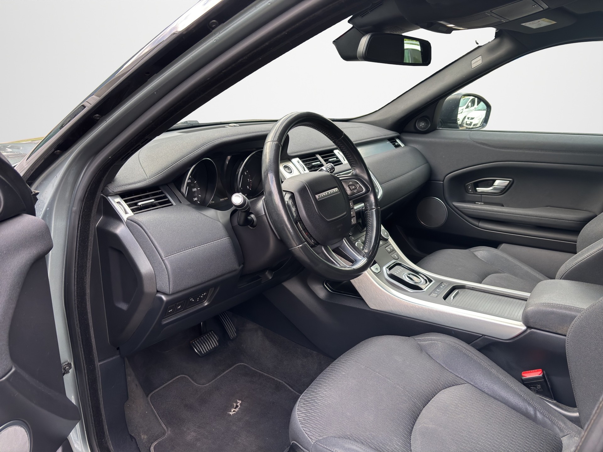 LAND ROVER Range Rover Evoque 2.0 Si4 Pure AT9-image-8