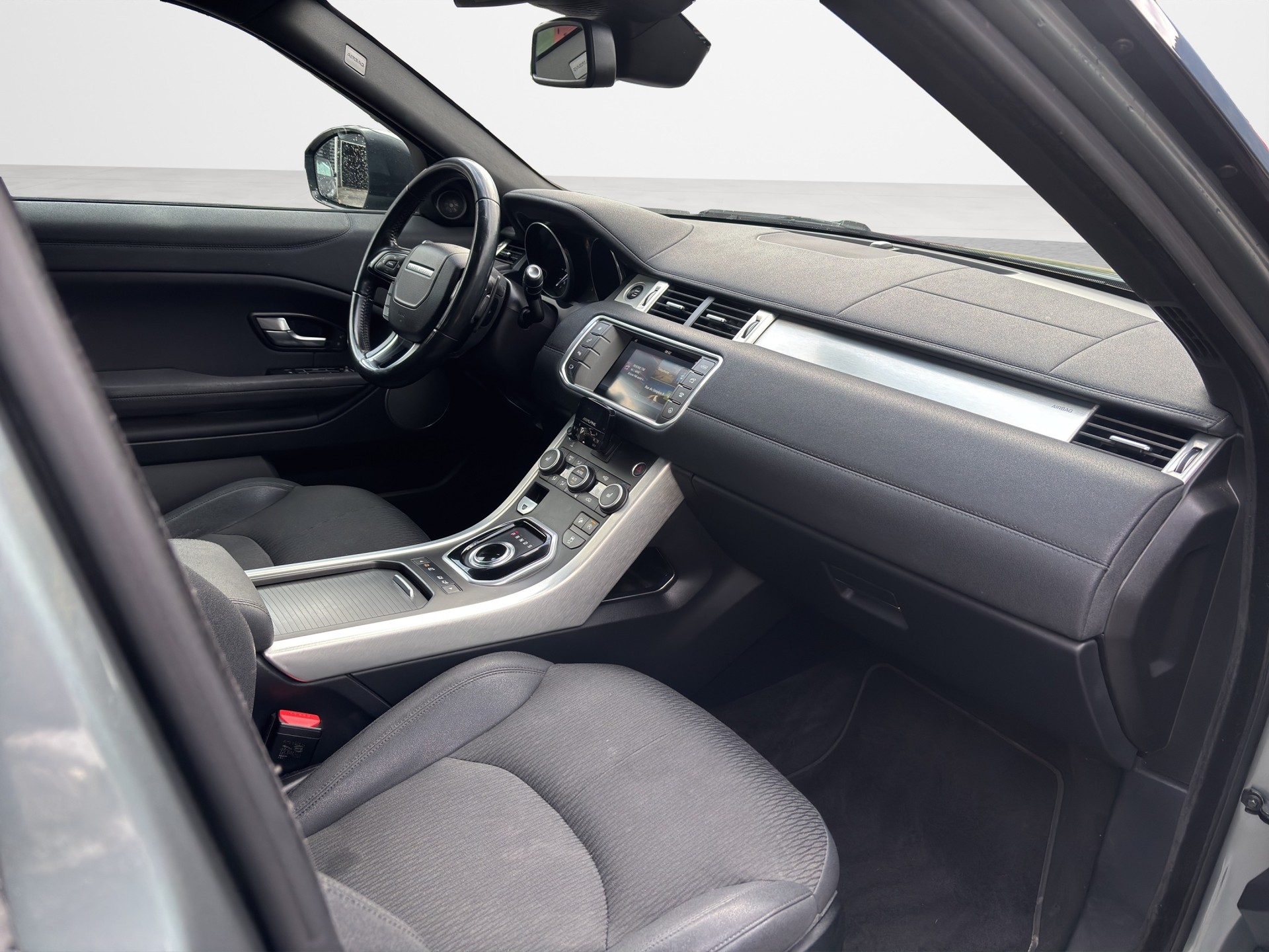 LAND ROVER Range Rover Evoque 2.0 Si4 Pure AT9-image-13